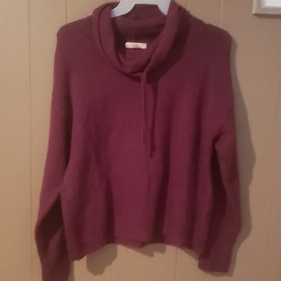 Sweater - Picture 1 of 2